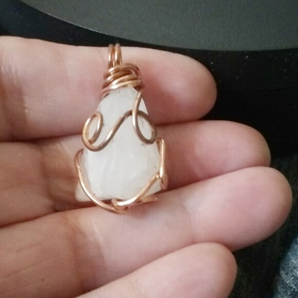 ๐๐๐ 3/$25!!! Handmade! Wire Wrapped! Chunky Tumbled Crystal Quartz Pendant - Picture 7 of 9
